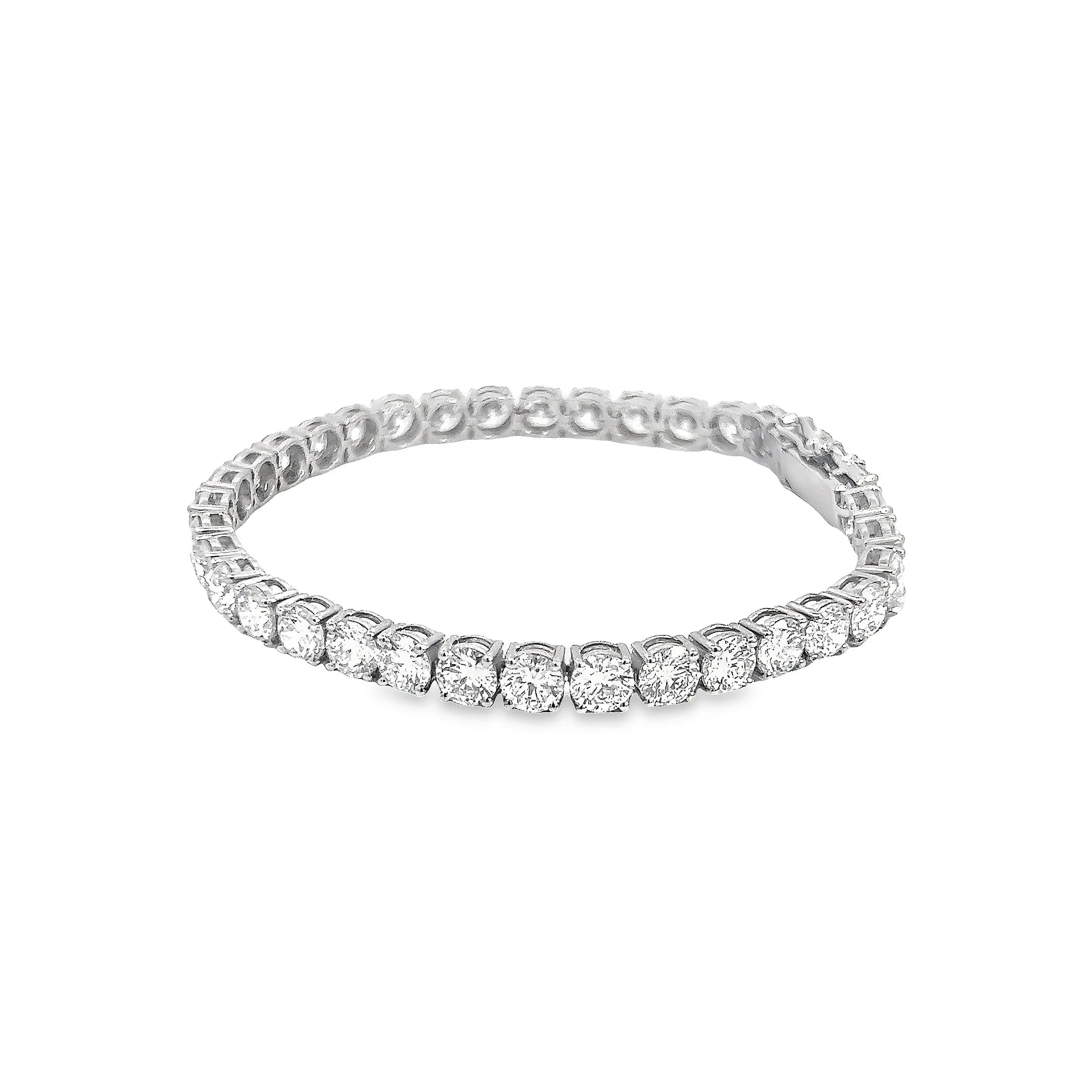 Radiant Circlet - Central Round-Cut Diamond Bracelet